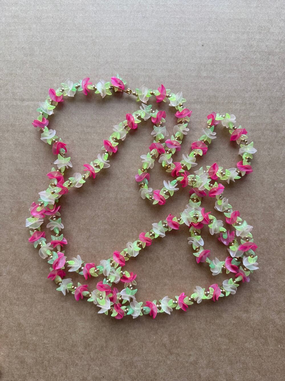 Vtg Translucent Pink, Green & Blush Lucite “Petals” Necklace, 34”